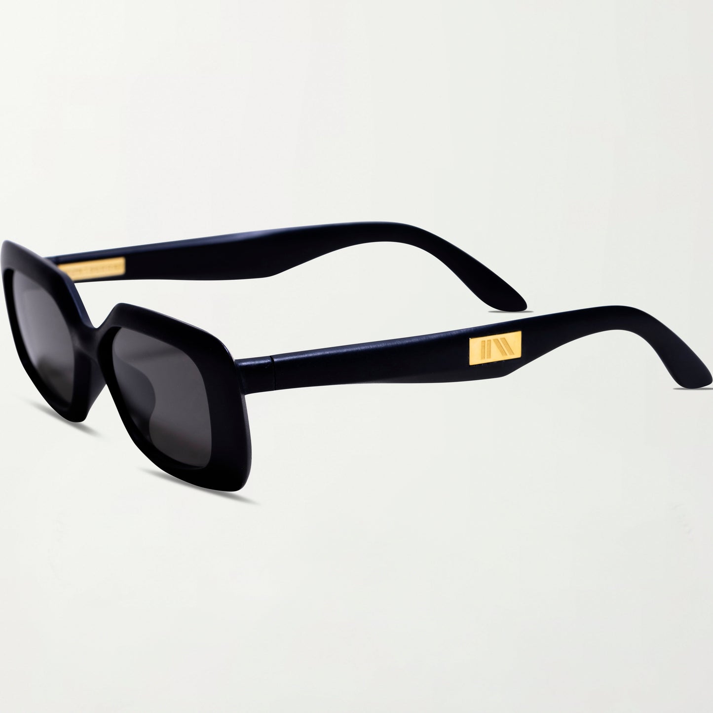 The Paros Sunglasses in Black
